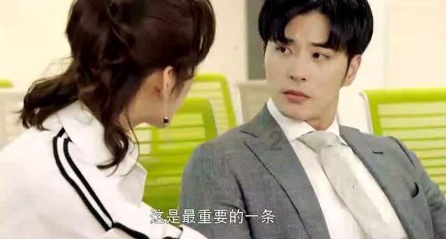 为什么把钉子放进装满水的杯子里，水不会溢出来?